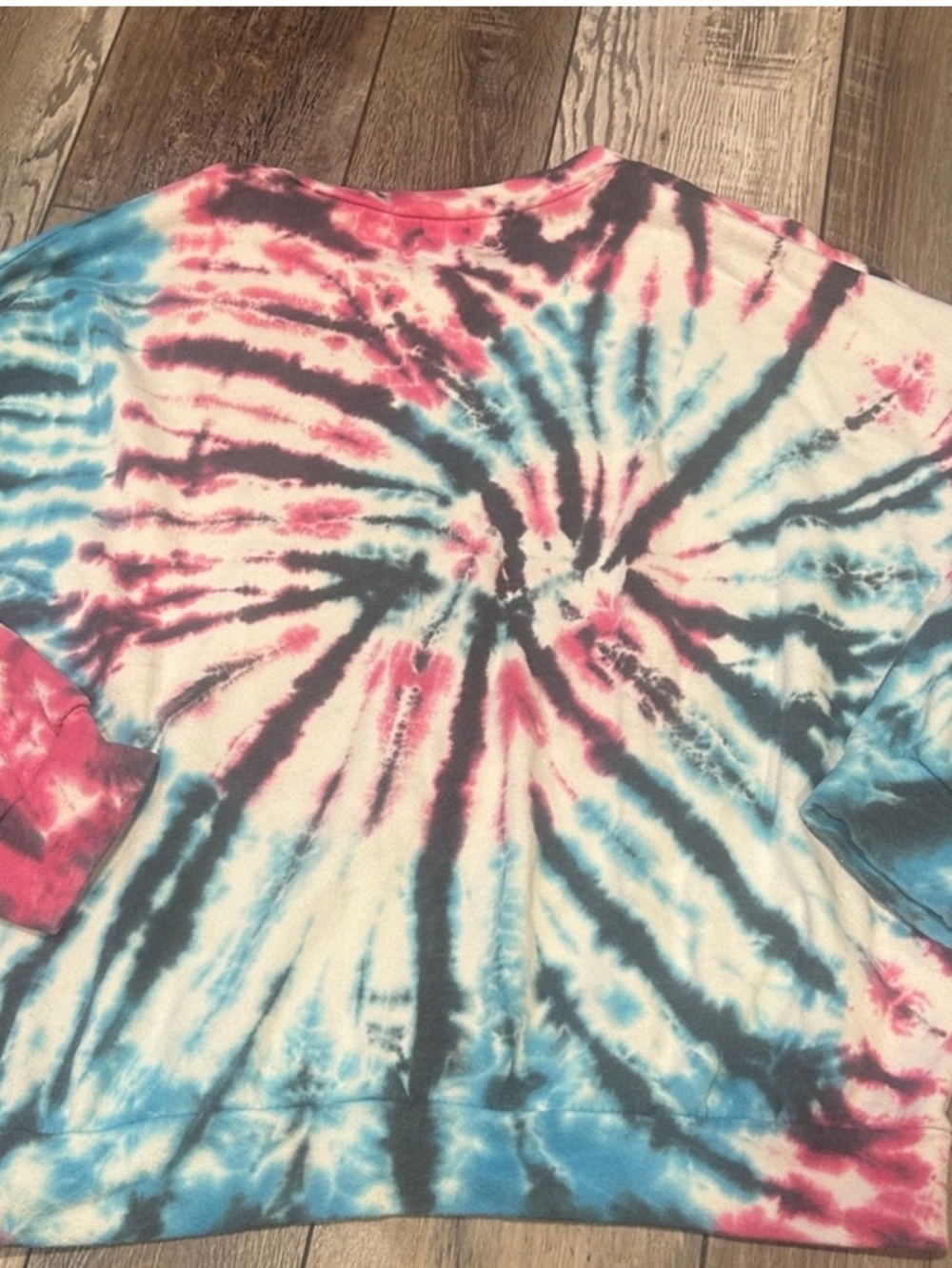 Blue Buttercup Tie Die Crew Neck Sweatshirt
size Large
